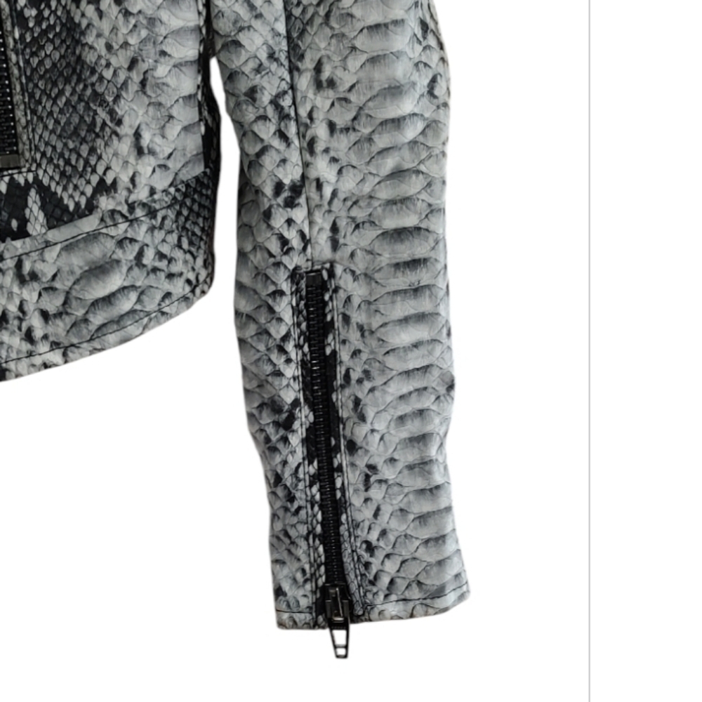 Blank NYC Black and Gray Faux Snakeskin Jacket Size XS - Picture 6 of 9
